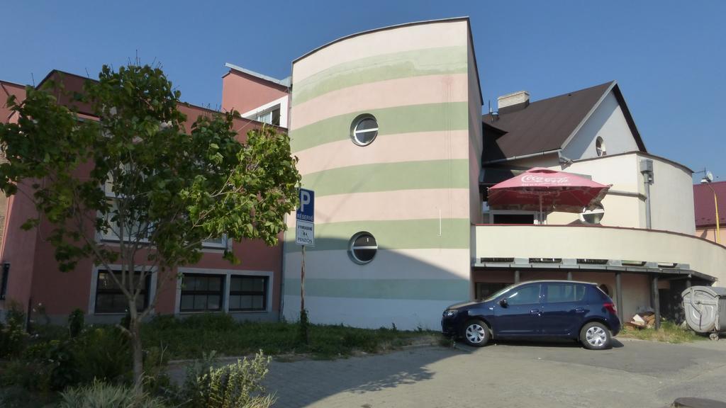 Penzion Dukat Presov Ngoại thất bức ảnh